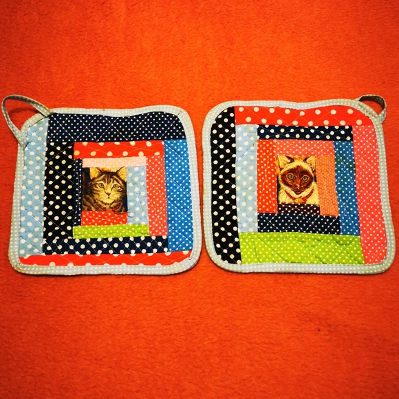 Vintage Hand Made Quilted Pot Holders with Cats - Picture 10 of 15